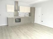 2 Bedrooms Flat for rent in Stonehills, Welwyn Garden...