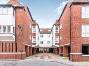 2 Bedrooms Flat for rent in Stour Street, Canterbury CT1