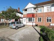 2 Bedrooms Flat for rent in Stratford Road, Yeading,...