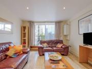 2 Bedrooms Flat for Rent in Studley Court | Foxtons