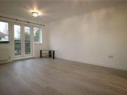 2 Bedrooms Flat for rent in Taverners Court, Forty...