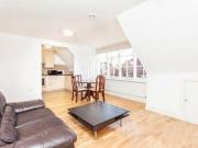 2 Bedrooms Flat for rent in The Avenue, Chiswick, London W4
