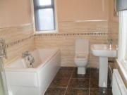 2 Bedrooms Flat for rent in The Crescent, Hyde Park,...