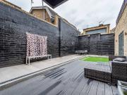 2 Bedrooms Flat for Rent in The Grand, Grange Road | Foxtons