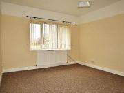 2 Bedrooms Flat for rent in The Green, Wrexham LL12