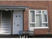 2 Bedrooms Flat for rent in The Laurels, Wrexham LL12