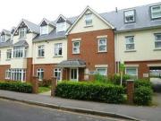 2 Bedrooms Flat for rent in The Limes, Maybury Road,...