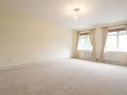 2 Bedrooms Flat for rent in The Ridgeway, Enfield EN2