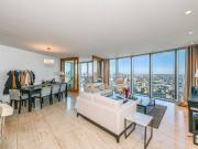 2 Bedrooms Flat for Rent in The Tower, St George Wharf |...