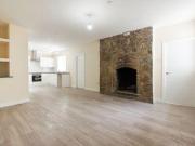 2 Bedrooms Flat for rent in The Travellers Rest,...