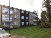 2 Bedrooms Flat for rent in Thomas A Beckett Close,...