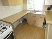 2 Bedrooms Flat for rent in Townhead Road, Dore,...