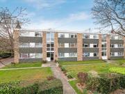2 Bedrooms Flat for rent in Tree View Court, Wray Common...