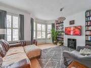 2 Bedrooms Flat for Rent in Trefoil Road | Foxtons