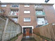 2 Bedrooms Flat for rent in Turner Avenue, London N15