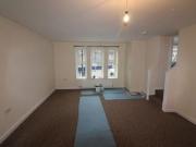 2 Bedrooms Flat for rent in Tynewydd Terrace, Newbridge,...