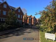 2 Bedrooms Flat for rent in Upcross Gardens, Reading RG1