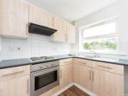 2 Bedrooms Flat for rent in Uplands Close, Woolwich,...