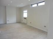 2 Bedrooms Flat for rent in Upper Stone Street,...