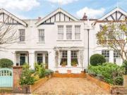 2 Bedrooms Flat for rent in Vicarage Gardens, London SW14