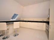 2 Bedrooms Flat for rent in Vicarage Hill, Farnham GU9