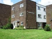 2 Bedrooms Flat for rent in Wakehams Green Drive,...