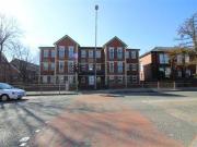2 Bedrooms Flat for rent in Walmersley Road, Bury,...
