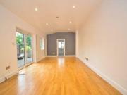 2 Bedrooms Flat for rent in Warwick Gardens, Ilford IG1
