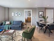 2 Bedrooms Flat for rent in Waterman Walk, Salford M50