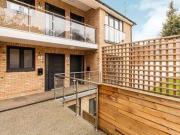 2 Bedrooms Flat for rent in Watling Street, Bexleyheath DA6