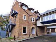 2 Bedrooms Flat for rent in West Mill Bank, Colinton,...