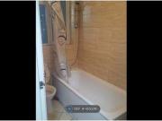 2 Bedrooms Flat for rent in Westbury Court, London N22