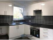 2 Bedrooms Flat for rent in Windsor House, Blackley,...