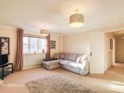 2 Bedrooms Flat for rent in Woodall Close, Middleton,...