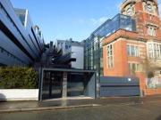 2 Bedrooms Flat for rent in Woodfield Road, Broadheath,...