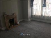 2 Bedrooms Flat for rent in Woodville Road, London CR7