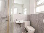 2 Bedrooms Flat for rent in Wuthering Heights Road,...