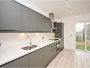 2 Bedrooms Flat for sale in 23 Melville Avenue, South...