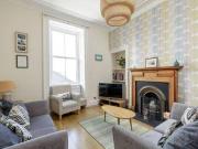 2 Bedrooms Flat for sale in 29/4 Duke Street, Leith EH6