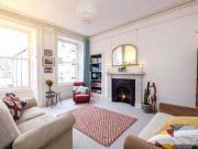 2 Bedrooms Flat for sale in 30/2 Kirk Street, Edinburgh EH6