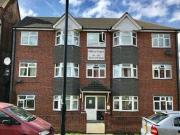 2 Bedrooms Flat for sale in 341 Hanworth Road, Hounslow,...
