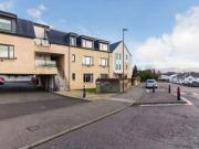 2 Bedrooms Flat for sale in 43/3 Station Road, Romano...