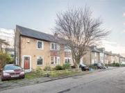 2 Bedrooms Flat for sale in 52 Carrick Knowe Grove,...