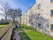 2 Bedrooms Flat for sale in 6/3 Grandfield, Trinity,...