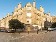 2 Bedrooms Flat for sale in 64/3 Lorne Street, Edinburgh EH6