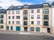 2 Bedrooms Flat for sale in 9/11 Henderson Place,...