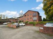 2 Bedrooms Flat for sale in 9 Plumley Close, Davenport,...