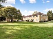 2 Bedrooms Flat for sale in Abbey Court, Laleham Park,...
