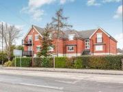 2 Bedrooms Flat for sale in Aldenham Close, Slough SL3