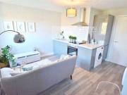 2 Bedrooms Flat for sale in Ashfield Avenue, Bushey,...